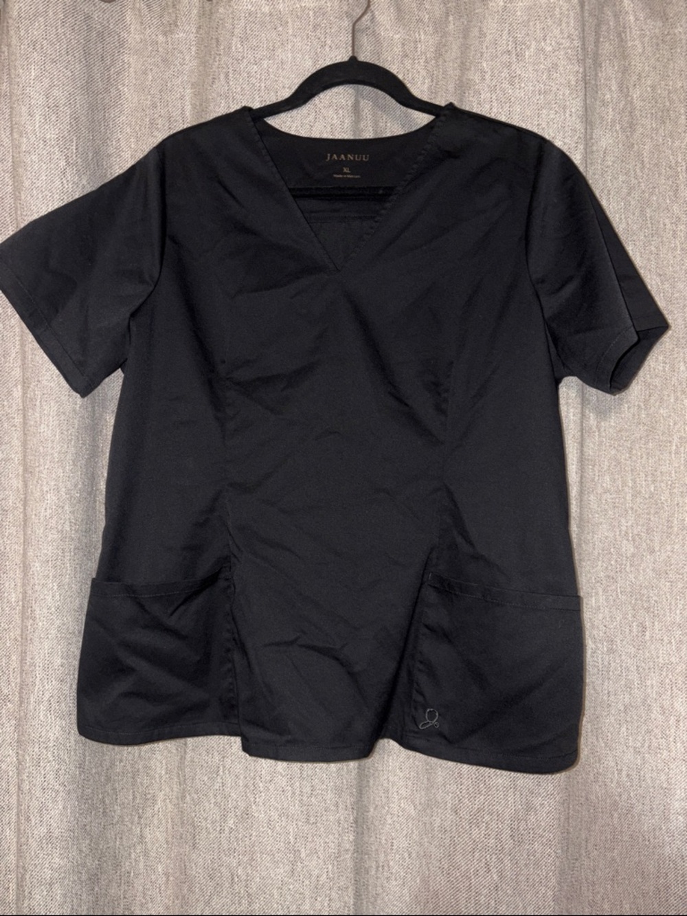Jaanuu 2 pocket Black V-Neck Medical Scrub Top J96080